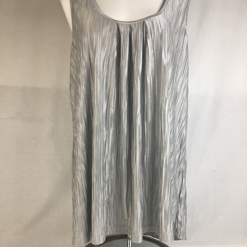 Lady’s pretty tank top size L to XL H & M brand